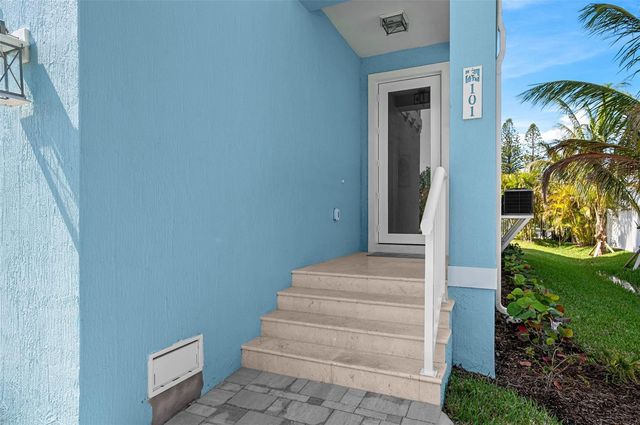 107 DESOTA STREET, Fort Pierce, FL 34949