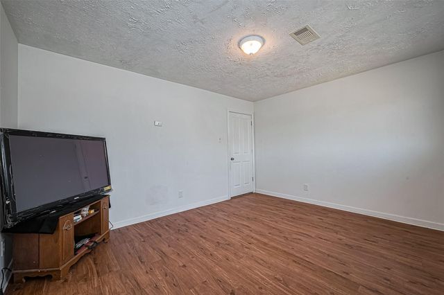 3730 Darlinghurst Drive, Houston, TX 77045