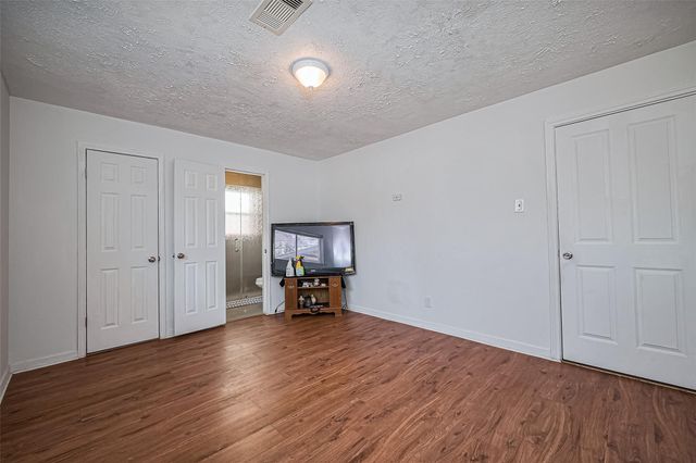 3730 Darlinghurst Drive, Houston, TX 77045