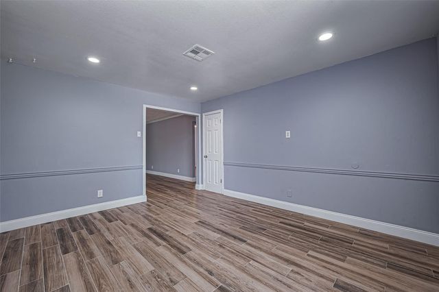 3730 Darlinghurst Drive, Houston, TX 77045