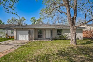 3730 Darlinghurst Drive, Houston, TX 77045