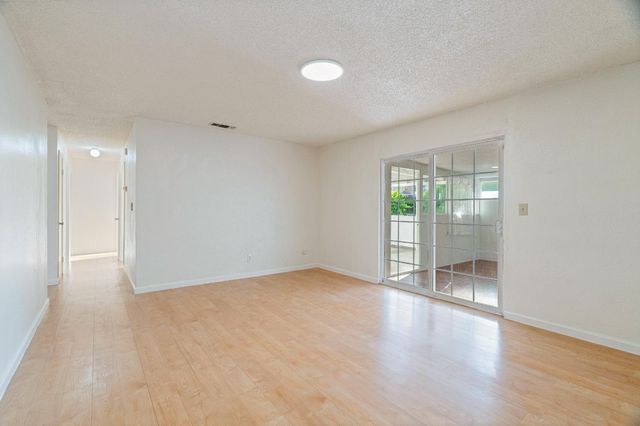 7992 Valley Green Dr, Sacramento, CA 95823