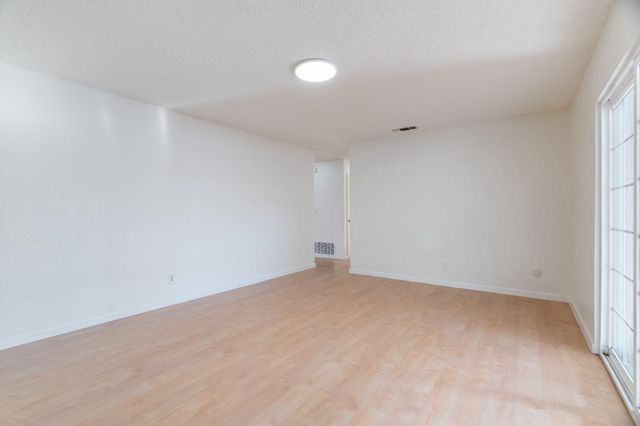 7992 Valley Green Dr, Sacramento, CA 95823