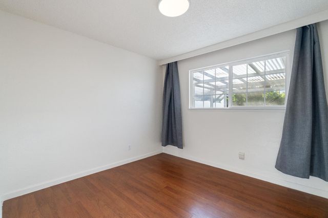 7992 Valley Green Dr, Sacramento, CA 95823