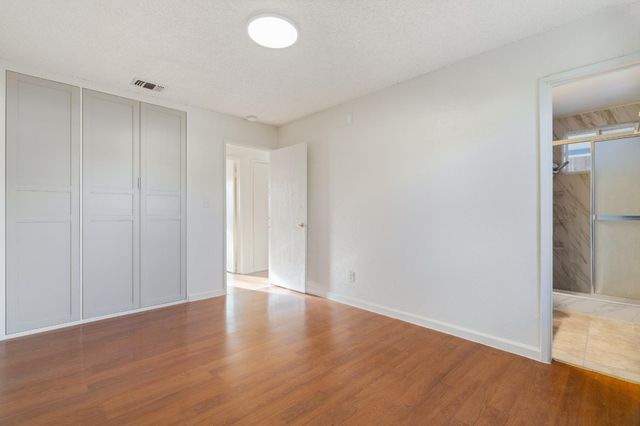 7992 Valley Green Dr, Sacramento, CA 95823