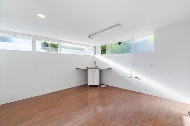 7992 Valley Green Dr, Sacramento, CA 95823