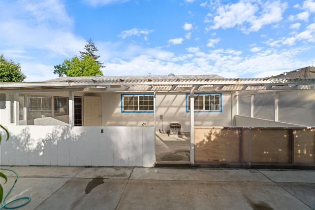 7992 Valley Green Dr, Sacramento, CA 95823