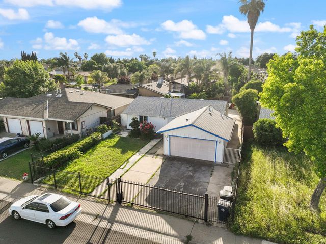 7992 Valley Green Dr, Sacramento, CA 95823