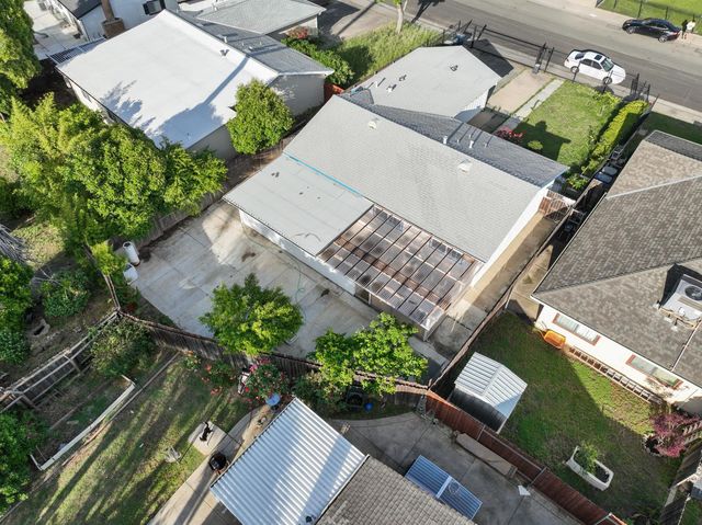 7992 Valley Green Dr, Sacramento, CA 95823