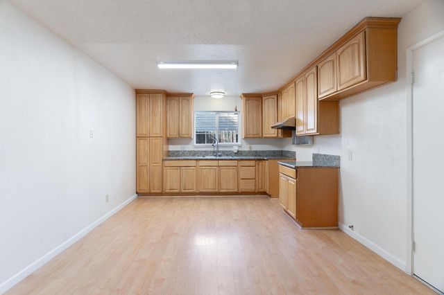 7992 Valley Green Dr, Sacramento, CA 95823