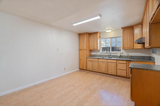 7992 Valley Green Dr, Sacramento, CA 95823