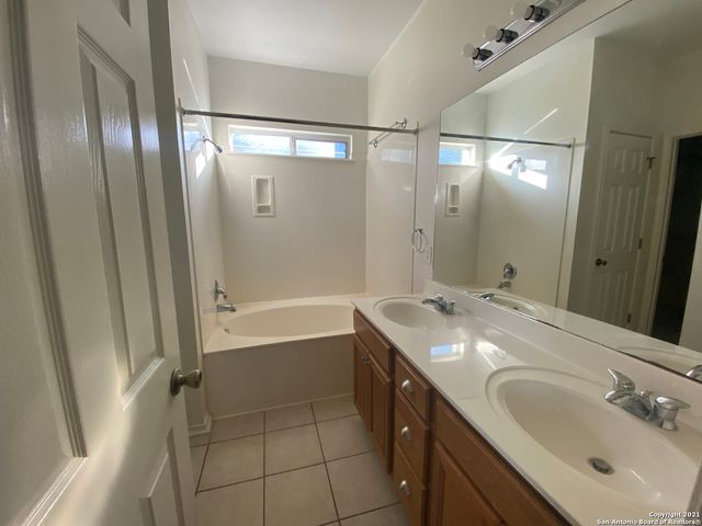 8642 Tioga Pass, Helotes, TX 78023