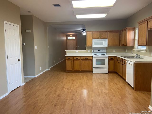 8642 Tioga Pass, Helotes, TX 78023