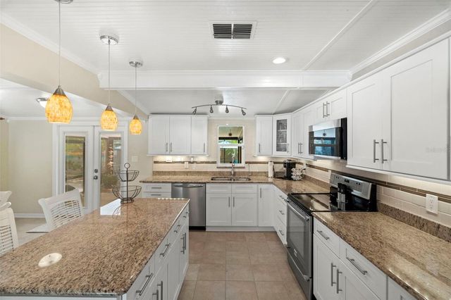 2648 46TH STREET S, Gulfport, FL 33711