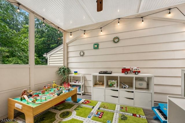 36 Burnet Hill Rd, Livingston Twp., NJ 07039
