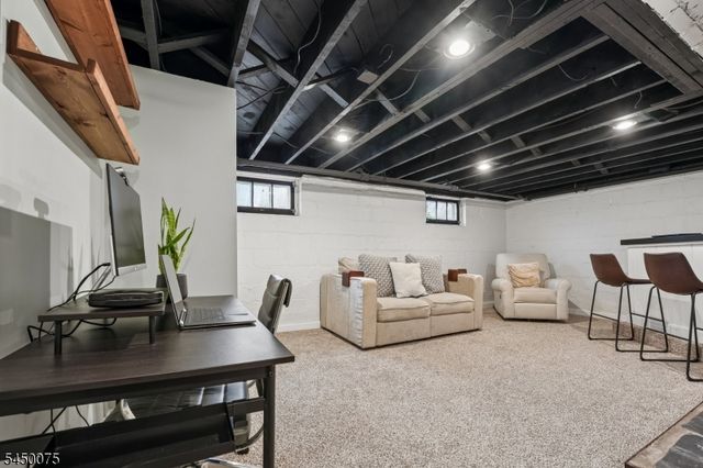 36 Burnet Hill Rd, Livingston Twp., NJ 07039