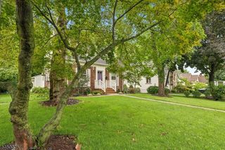 36 Burnet Hill Rd, Livingston Twp., NJ 07039