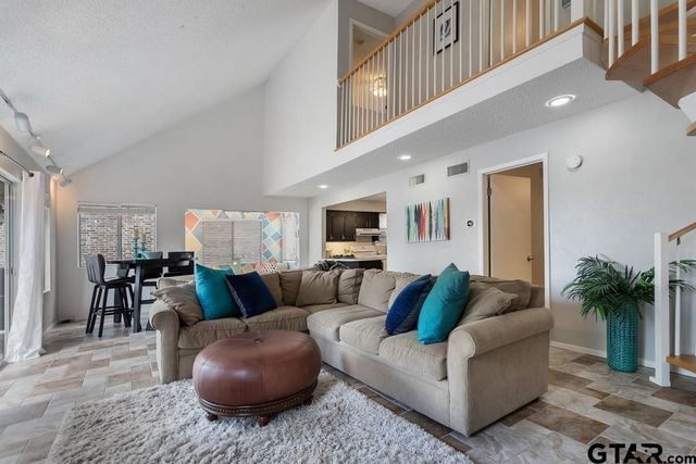 516 Hideaway Lane E, Hideaway, TX 75771