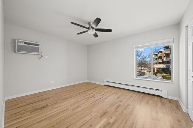 2411 N Kennicott Drive 2B, Arlington Heights, IL 60004