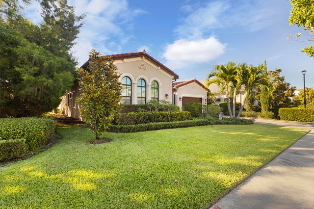 9387 Grand Prix Lane, Boynton Beach, FL 33472