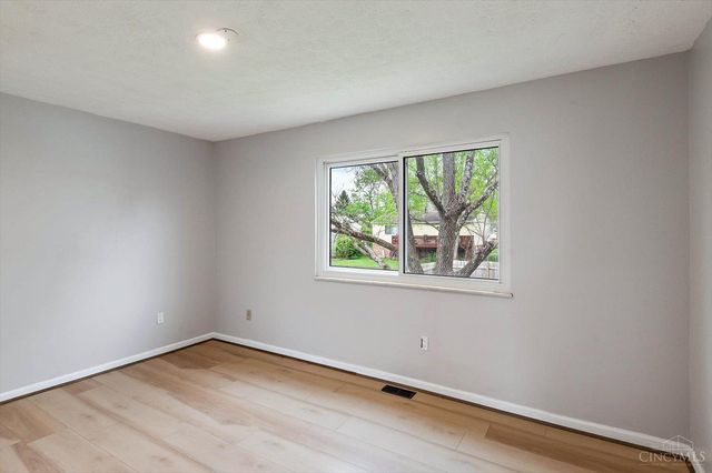 9925 Grasscreek Court, Cincinnati, OH 45231