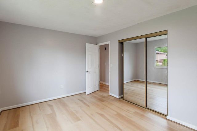 9925 Grasscreek Court, Cincinnati, OH 45231