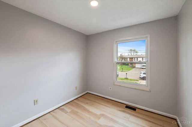 9925 Grasscreek Court, Cincinnati, OH 45231