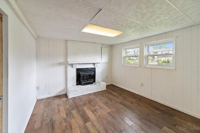 9925 Grasscreek Court, Cincinnati, OH 45231