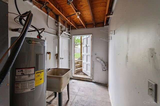 9925 Grasscreek Court, Cincinnati, OH 45231