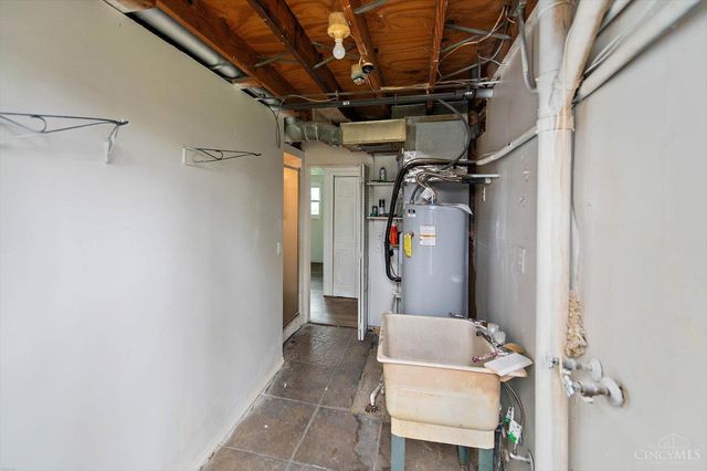 9925 Grasscreek Court, Cincinnati, OH 45231