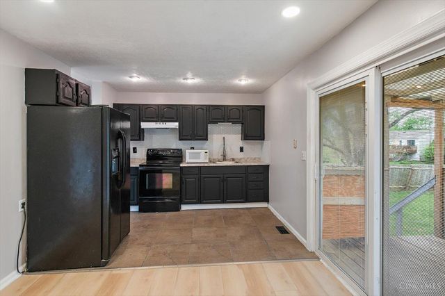 9925 Grasscreek Court, Cincinnati, OH 45231