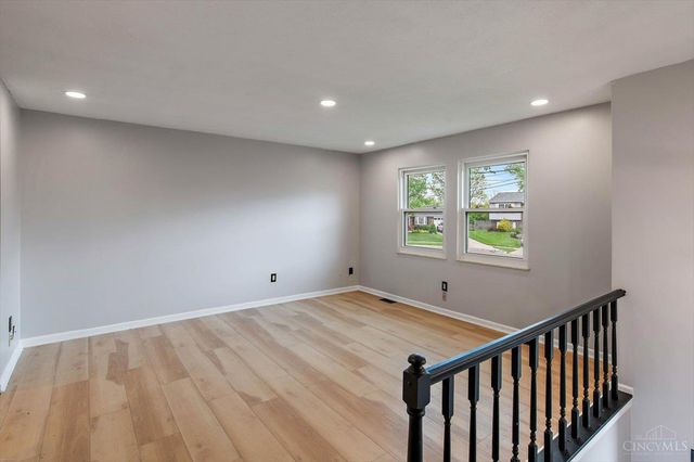 9925 Grasscreek Court, Cincinnati, OH 45231