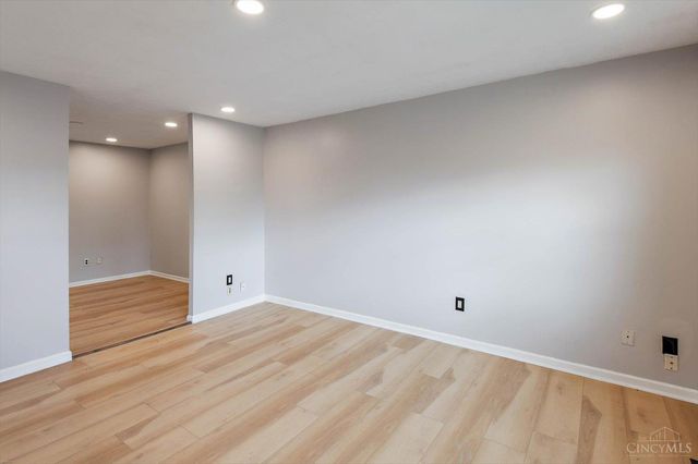 9925 Grasscreek Court, Cincinnati, OH 45231