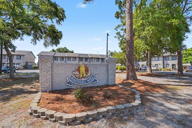 100 Ye Olde Kings Hwy Apt F, North Myrtle Beach, SC 29582