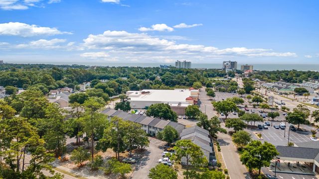 100 Ye Olde Kings Hwy Apt F, North Myrtle Beach, SC 29582