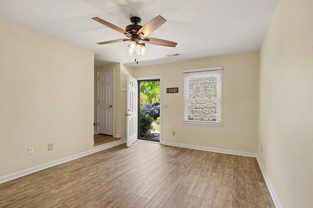 100 Ye Olde Kings Hwy Apt F, North Myrtle Beach, SC 29582