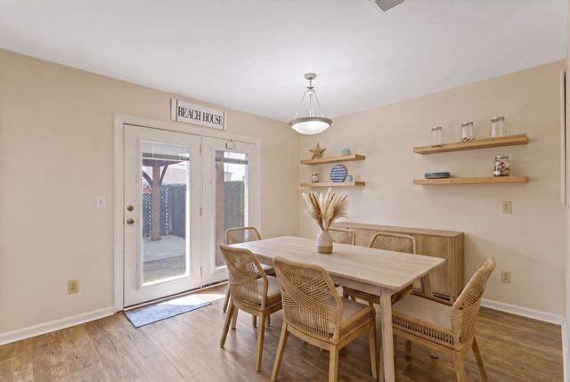 100 Ye Olde Kings Hwy Apt F, North Myrtle Beach, SC 29582