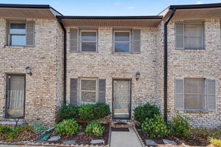 100 Ye Olde Kings Hwy Apt F, North Myrtle Beach, SC 29582