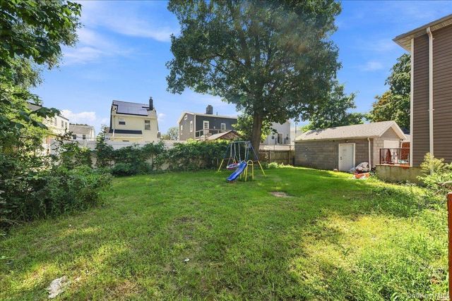 18922 117th Road, Saint Albans, NY 11412