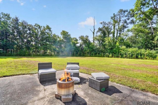 12140 Oakline Acres, St Amant, LA 70774