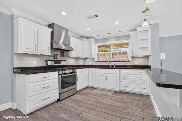 12140 Oakline Acres, St Amant, LA 70774