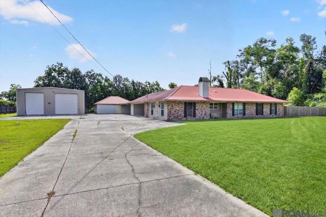 12140 Oakline Acres, St Amant, LA 70774