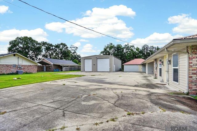 12140 Oakline Acres, St Amant, LA 70774
