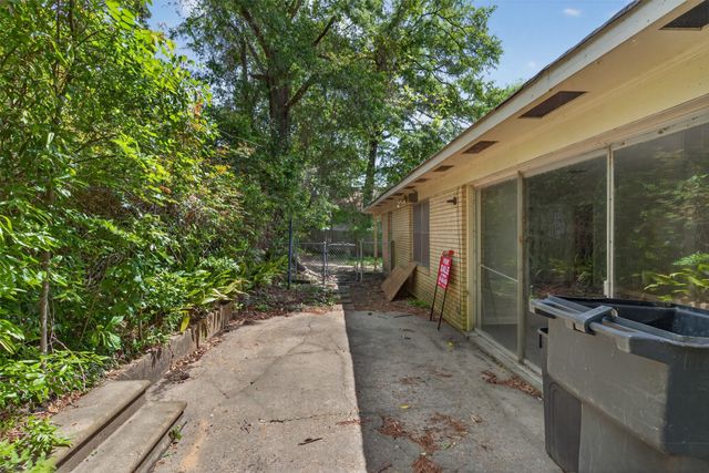 5825 Fairfield Avenue, Shreveport, LA 71106