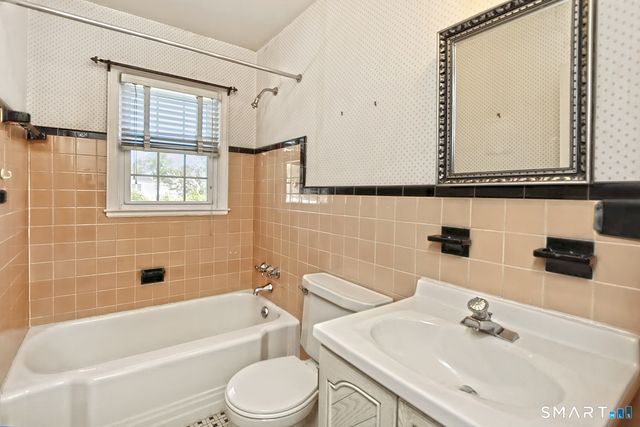 73 Honor Road, West Haven, CT 06516