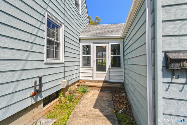 73 Honor Road, West Haven, CT 06516