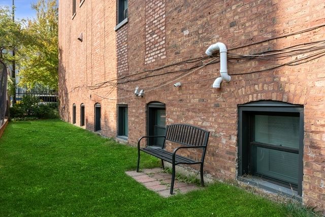 1867 N Halsted Street 2S, Chicago, IL 60614