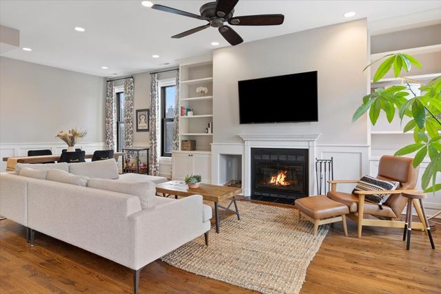 1867 N Halsted Street 2S, Chicago, IL 60614