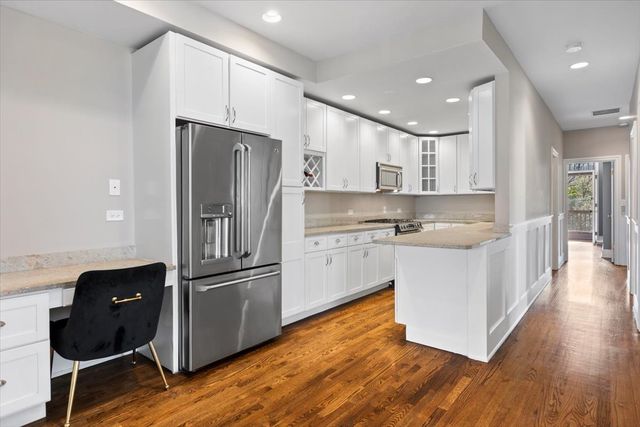 1867 N Halsted Street 2S, Chicago, IL 60614