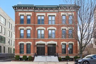 1867 N Halsted Street 2S, Chicago, IL 60614